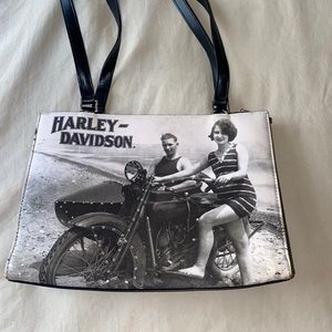 DARLING HARLEY DAVIDSON PURSE. EXCELLENT CONDITION. Bling bling. BLING!!